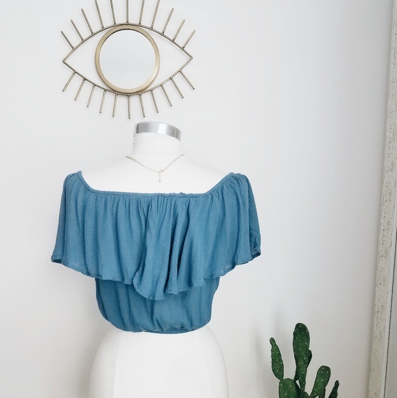 Embroidered Off the shoulder Crop Top - Picture 3 of 3